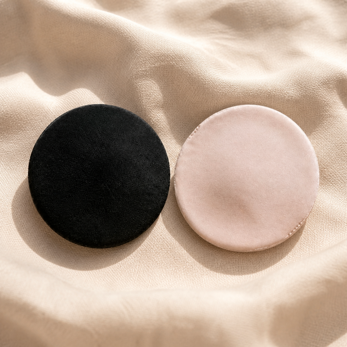Lingettes lavables pour chien en coloris noir et rose